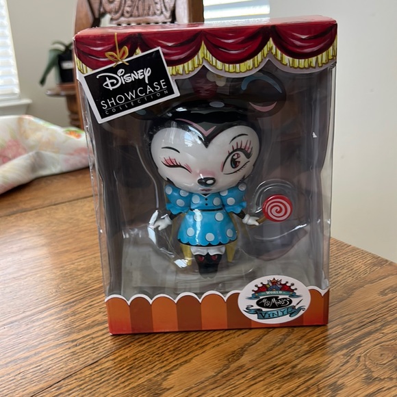 Disney Other - Disney’s showcase collection featuring miss Mindy vinyl